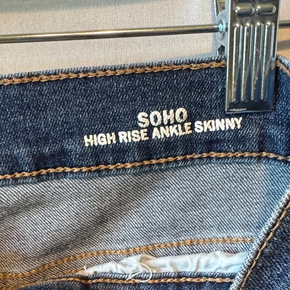 Nicole Miller Soho High Rise Skinny Jeans Distressed Raw Hem Size 8 - Picture 4 of 5